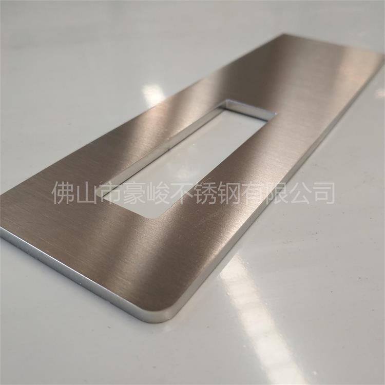 豪峻金屬激光切割加工，品質(zhì)好，交貨快！